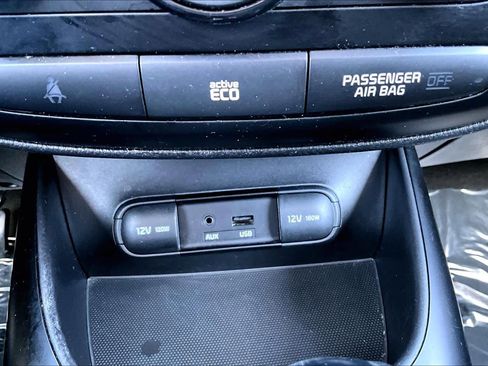 Used 2015 Kia Soul + image 32