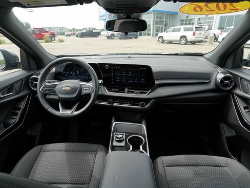 Used 2026 Chevrolet Equinox LT AWD/4WD image 28