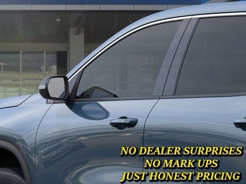 New 2026 Chevrolet Traverse LT image 12