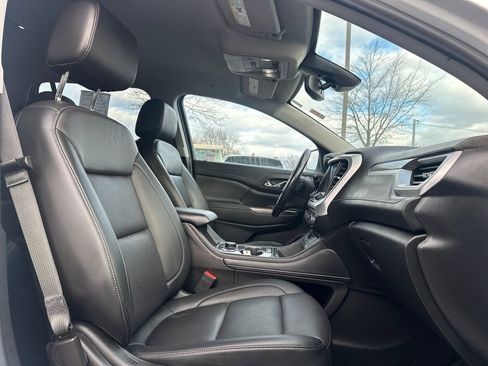 Used 2022 GMC Acadia SLT w/ Trailering Package image 17