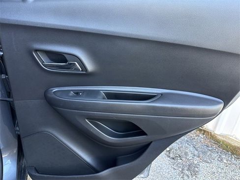 Used 2019 Chevrolet Trax LT w/ LT Convenience Package image 30