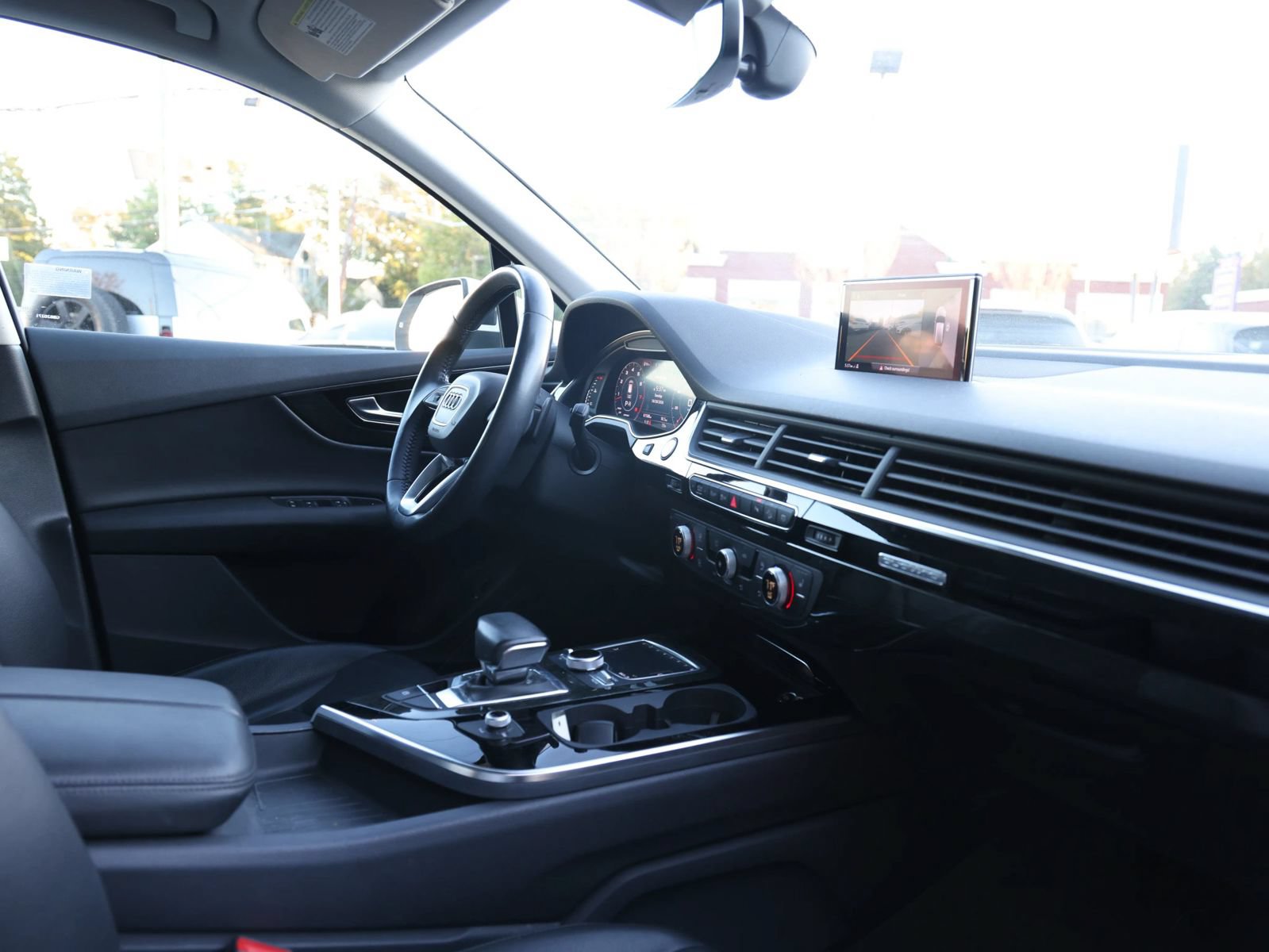 Used 2019 Audi Q7 3.0T Premium w/ Cold Weather Package AWD/4WD image 18