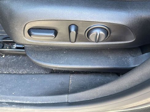 Used 2021 Chevrolet Equinox LT FWD image 15