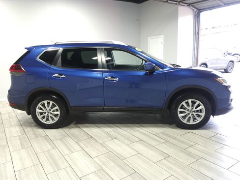 Used 2020 Nissan Rogue SV image 6