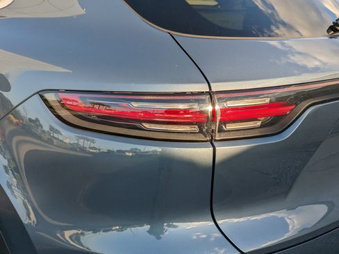 Certified 2019 Porsche Cayenne image 11