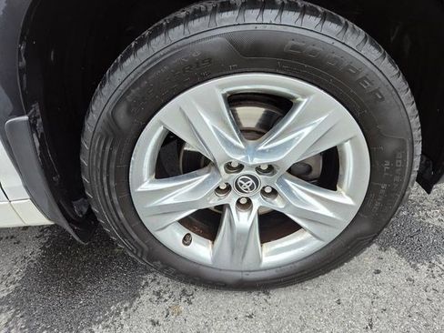 Used 2016 Toyota Highlander Limited Platinum image 28