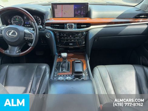 Used 2018 Lexus LX 570 4WD w/ Luxury Package image 16