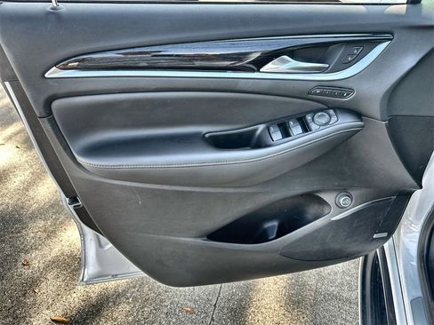 Used 2020 Buick Enclave Avenir w/ Avenir Technology Package image 21