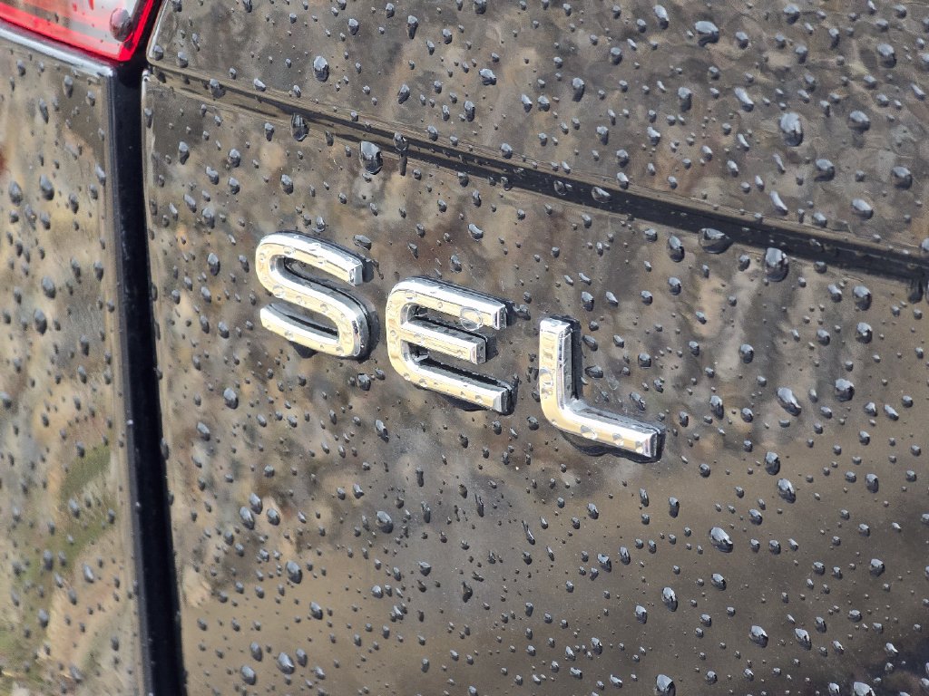 Used 2024 Volkswagen Tiguan SEL R-Line AWD/4WD image 17