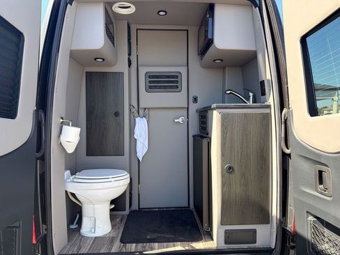 Used 2023 Mercedes-Benz Sprinter 3500 image 3