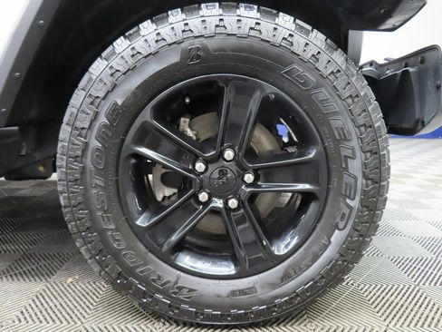 Used 2021 Jeep Wrangler Unlimited Sahara image 8