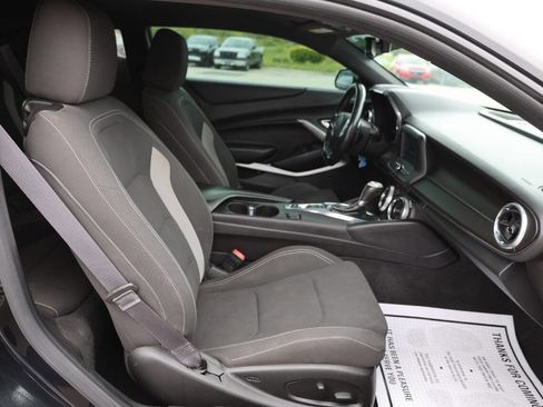 Used 2017 Chevrolet Camaro LT RWD image 15