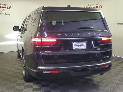 Used 2024 Jeep Wagoneer L Series III w/ Premium Group I AWD/4WD image 4