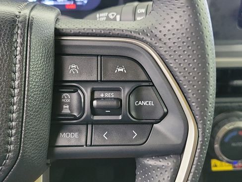 Certified 2025 Toyota 4Runner TRD Off-Road AWD/4WD image 33