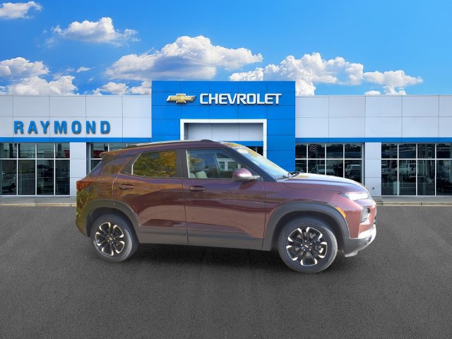 Used 2023 Chevrolet TrailBlazer LT w/ Convenience Package FWD image 2