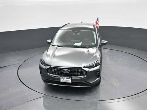 Used 2025 Ford Escape SE w/ PHEV Premium Package image 31