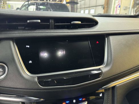 Used 2023 Cadillac XT5 Premium Luxury image 10