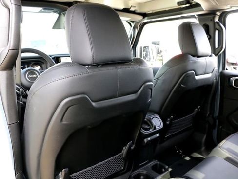 New 2026 Jeep Gladiator Sport image 17