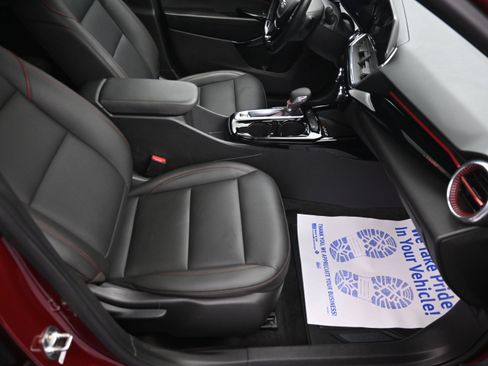 Used 2024 Chevrolet Trax RS w/ Sunroof Package FWD image 29