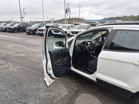 Certified 2021 Ford EcoSport SE image 8
