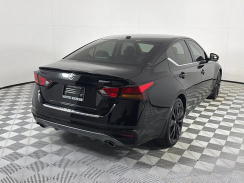 Used 2022 Nissan Altima 2.5 SR w/ Midnight Edition Package FWD image 5