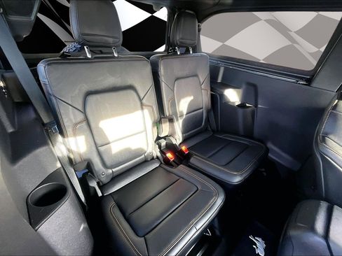 Used 2023 Ford Bronco Badlands image 27