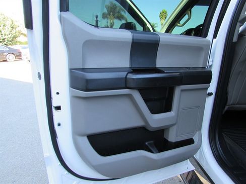 Used 2017 Ford F250 XL w/ STX Appearance Package AWD/4WD image 22
