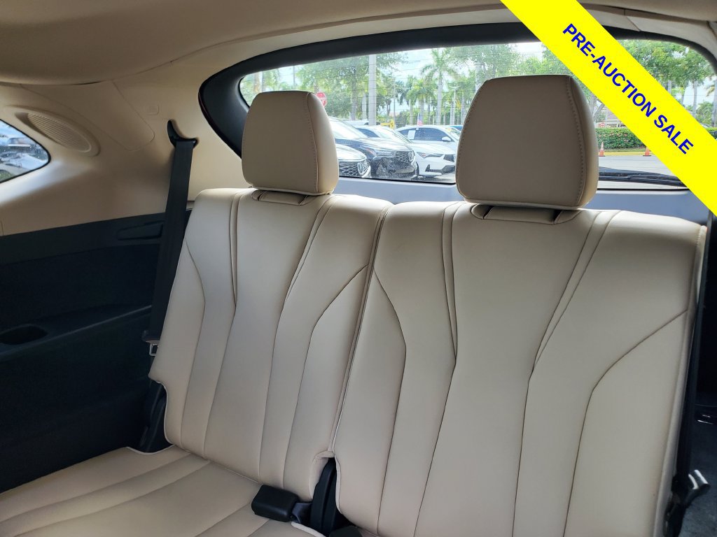 Certified 2025 Acura MDX w/ Technology Package FWD image 14