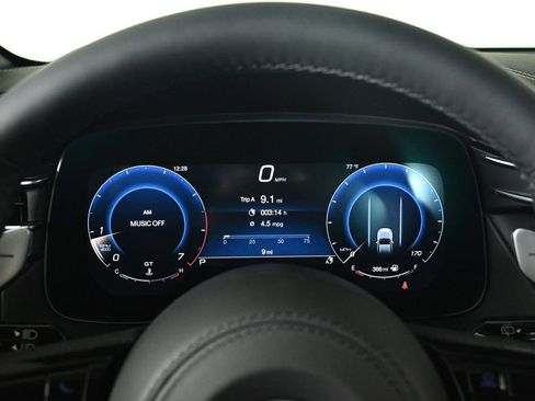 Used 2025 Maserati Grecale GT image 11