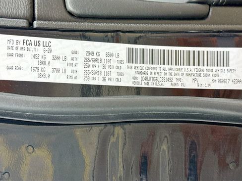 Used 2020 Jeep Grand Cherokee Limited w/ Premium Lighting Group image 41