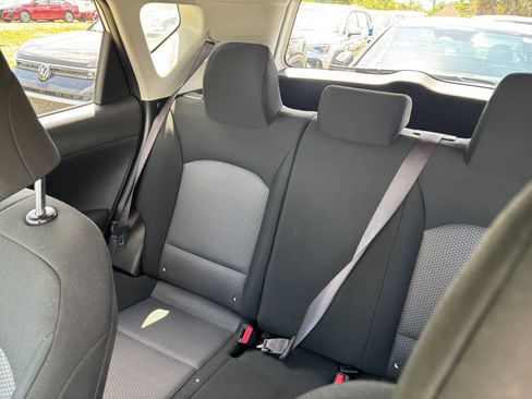 Used 2025 Kia Soul LX w/ LX Technology Package FWD image 38