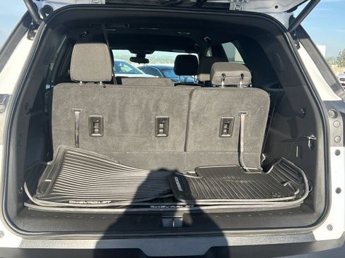 Used 2023 Chevrolet Traverse LT image 25