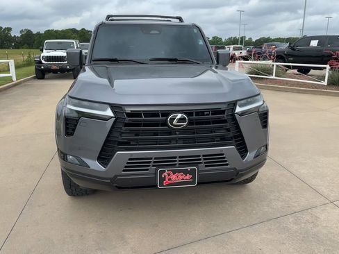 Used 2025 Lexus GX 550 w/ Cold Area Package AWD/4WD image 4