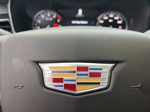 New 2025 Cadillac XT6 Luxury FWD image 45