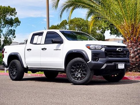 Used 2024 Chevrolet Colorado Trail Boss AWD/4WD image 2