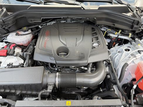 Used 2024 Alfa Romeo Stelvio Ti AWD/4WD image 9