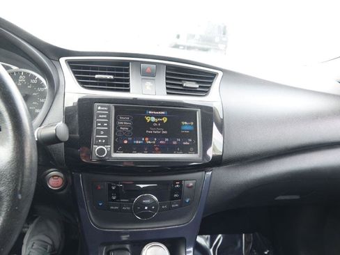 Used 2019 Nissan Sentra SR image 14