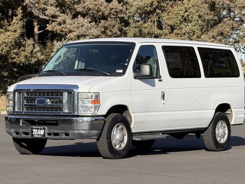 Used 2011 Ford E-350 and Econoline 350 XLT image 8