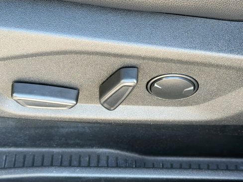 Used 2024 Ford Edge Titanium image 25