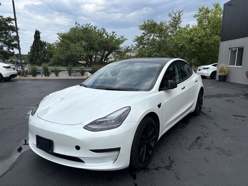 Used 2023 Tesla Model 3 Standard Range RWD image 5