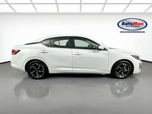 Used 2024 Nissan Sentra SV FWD image 9