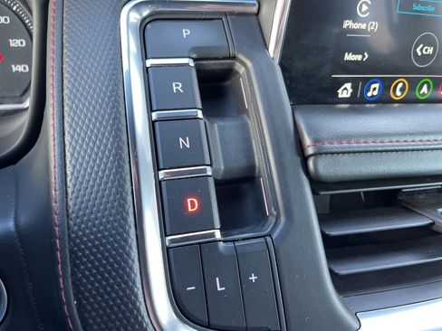 Used 2021 Chevrolet Suburban RST w/ Luxury Package image 34