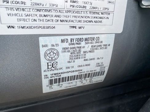 Used 2023 Ford Explorer XLT image 25