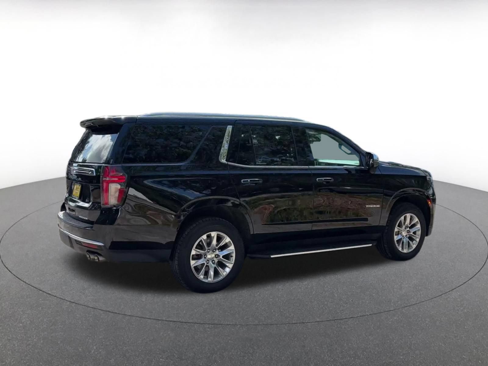 Used 2023 Chevrolet Tahoe Premier AWD/4WD image 14