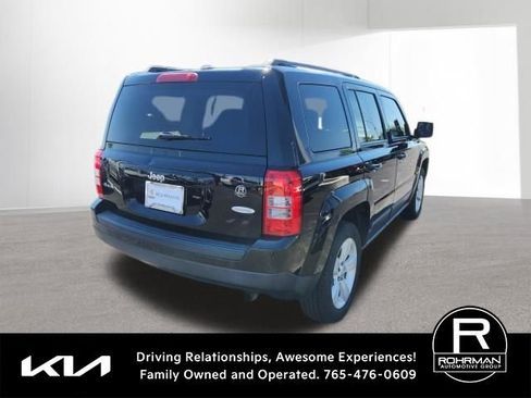 Used 2014 Jeep Patriot Latitude w/ Sun/Sound Group AWD/4WD image 4