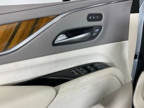 Used 2024 Cadillac Escalade ESV Sport Platinum AWD/4WD image 25