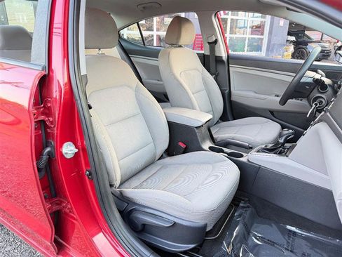 Used 2017 Hyundai Elantra SE FWD image 17
