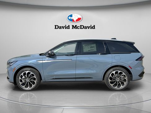 New 2026 Lincoln Nautilus Reserve image 4