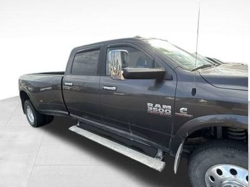 Used 2018 RAM 3500 Laramie w/ Convenience Group AWD/4WD image 9