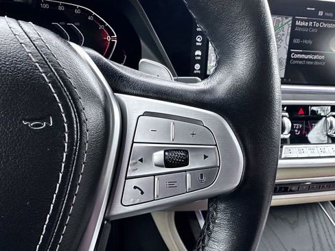 Used 2022 BMW X7 xDrive40i w/ Premium Package image 22